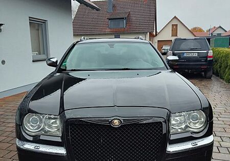 Chrysler 300C Touring 5.7 V8 HEMI AWD Autom. Vieles Neu
