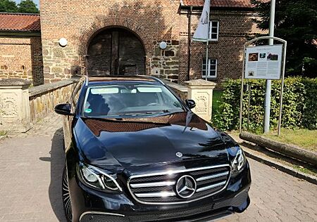 Mercedes-Benz E 200 d T AVANTGARDE 9G +KAM+NAVI+LED+VOLLDIGI