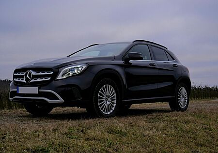Mercedes-Benz GLA 180 DCT - Style