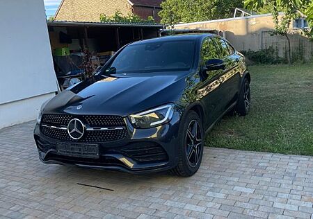 Mercedes-Benz GLC 300 d 4MATIC COUPE AMG HEAD-UP
