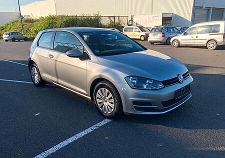 VW Golf Volkswagen VII Lim. Trendline BMT