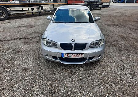 BMW 120i /M- Paket/Xenon/SHZ/PDC/Tüv Neu