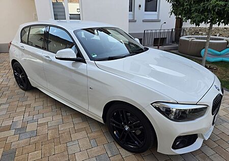 BMW 118i - LED M Sportpakel NAVI PDCv+h Multif. Lenk
