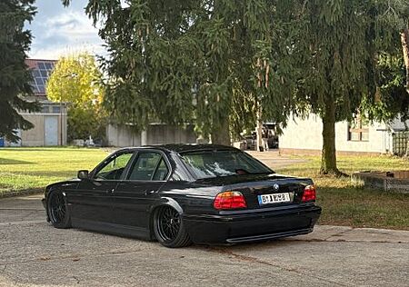 BMW 740i A -