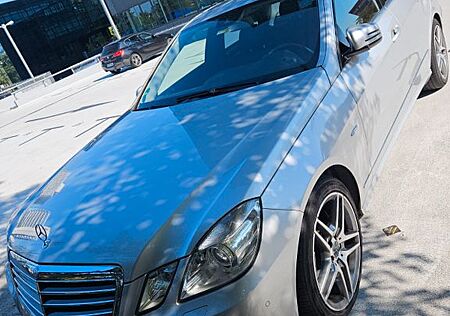 Mercedes-Benz E 250 CDI 4MATIC BlueEFF. AVANTG. Autom. AVA...