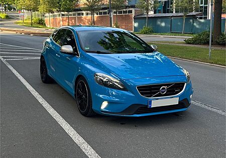 Volvo V40 D4 R-design