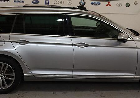 VW Passat Volkswagen 2.0 TD DSG Highline Volldigital, Pano.