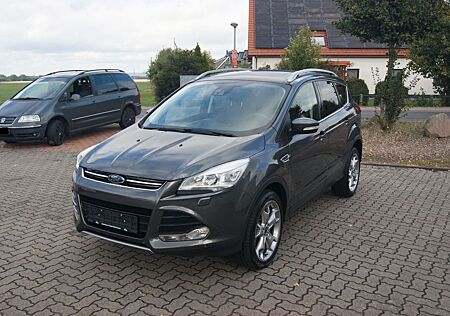 Ford Kuga Titanium ACC Bi Xenon RFK Teilleder Euro 6