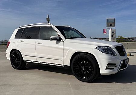 Mercedes-Benz GLK 250 BlueTEC 4MATIC -AMG INTERIEUR & EXTERIOR