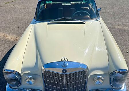 Mercedes-Benz 250