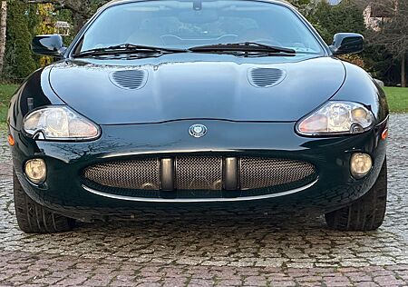 Jaguar XKR 4.0 V8 S/C Cabriolet pampered