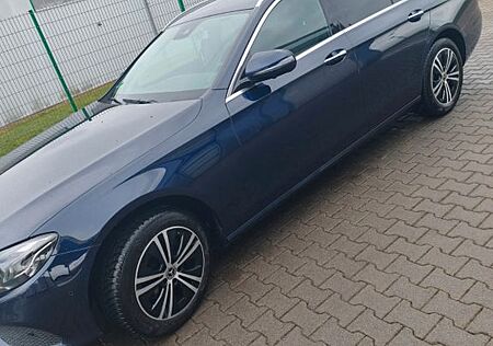 Mercedes-Benz E 200 d T Autom. -