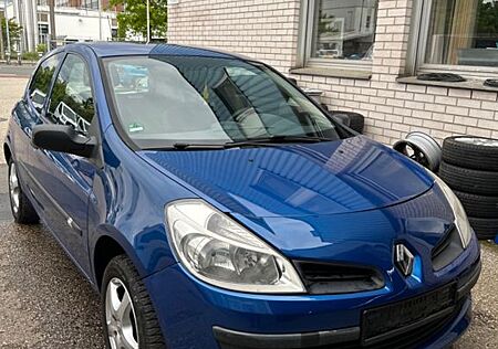Renault Clio Authentique 1.2 16V 55kW Authentique