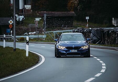 BMW M4 CS F82 Sanmarino Blau
