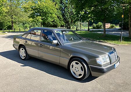 Mercedes-Benz 230 H-Kennzeichen, neue Abgasanlage, SSD