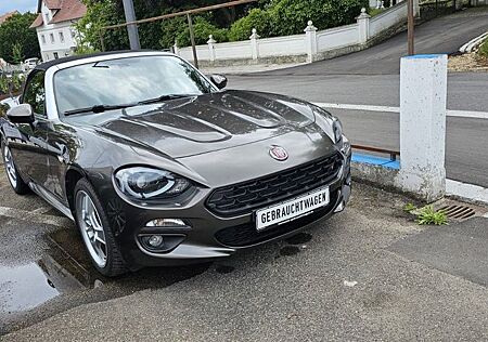 Fiat 124 Spider Lusso