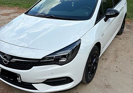 Opel Astra ST 1.2 Di Inj Turbo 107kW Design & Tec...