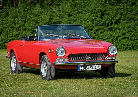 Fiat 124 Spider Pinifarina
