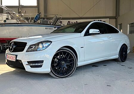 Mercedes-Benz C 350 CGI BlueEFFICIENCY Coupé Autom., AMG Paket