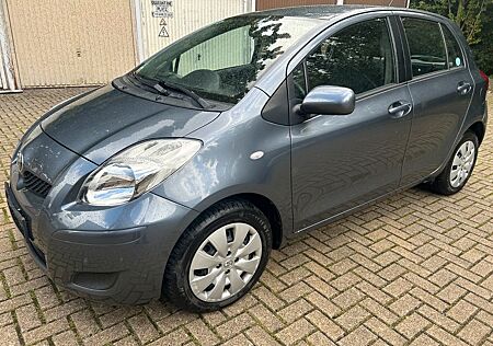 Toyota Yaris 1,4-l-D-4D Executive MultiMode-Getrieb...