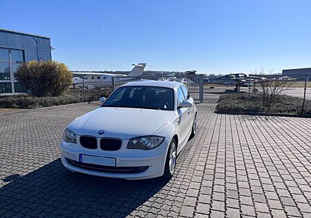 BMW 116i gepflegter Benziner, TÜV bis Mai 2026