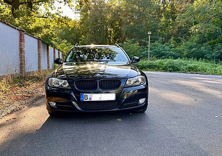 BMW 318i Touring -