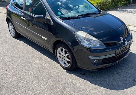 Renault Clio by RIP CURL 1.2 mit Neuen TÜV