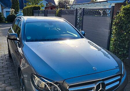 Mercedes-Benz E 200 T Autom. Avantgarde*Kamera*Navi*LED*ParkAs