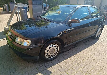 Audi A3 1.6 Attraction
