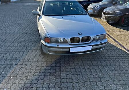 BMW 540i A -