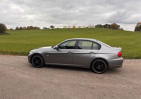 BMW 318i , E90 Facelift, Lim., 8-fach bereift, TÜ