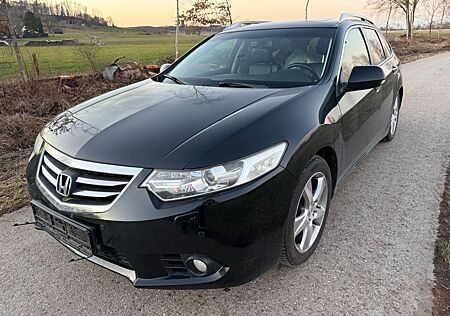Honda Accord Tourer 2.2 i-DTEC Executive Vollausstattu