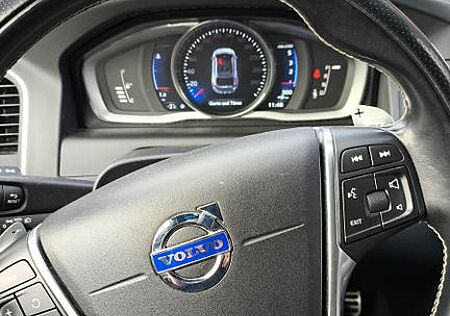 Volvo XC 60 XC60 D5 AWD Momentum Geartronic Momentum