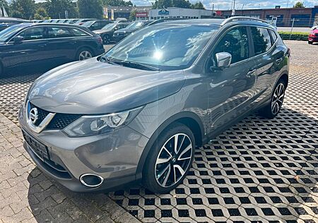 Nissan Qashqai 1.6 dCi Tekna Automatik Panorama LED AHK