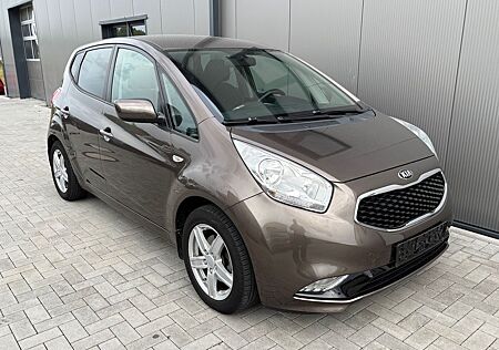 Kia Venga mit AHK und wenig km