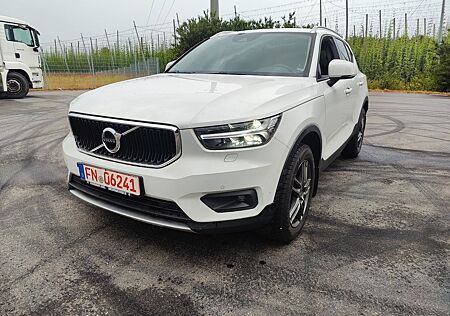 Volvo XC 40 XC40 Momentum Pro 2WD / NAVI / LED / LEDER