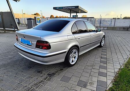 BMW 528iA in Traumzustand