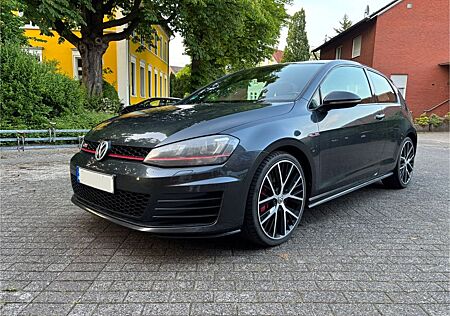 VW Golf Volkswagen 2.0 TSI BMT GTI Performance GTI Performance