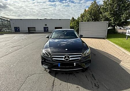 Mercedes-Benz E 200 AMG Line Autom. AMG Line - Widescreen