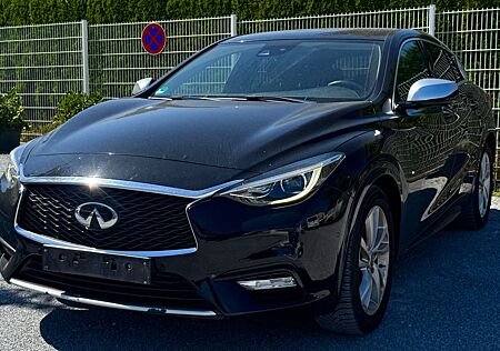 Infiniti Q30 1.5 d Premium City Black