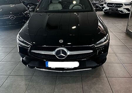 Mercedes-Benz CLA 220 Shooting Brake CLA 220 d 4MATIC DCT ...