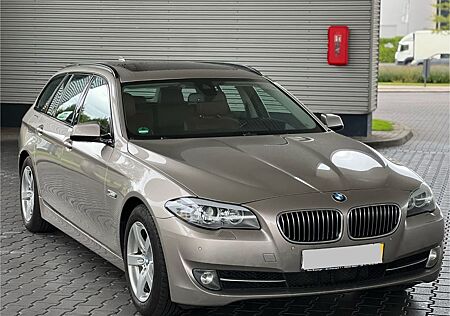 BMW 520d Touring Pano Head UP TOP