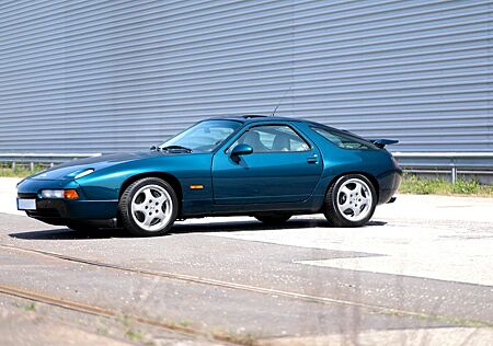 Porsche 928 GTS Auto, Amazon green, full history.