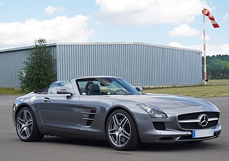 Mercedes-Benz SLS AMG 6.3 V8 Roadster - nur 11.240 km