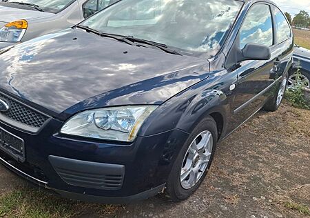 Ford Focus 1.4 Trend TÜV&NEU KLIMA (OK) 8XBREIFT