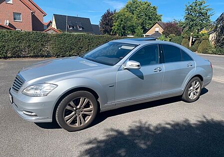 Mercedes-Benz S 500 4MATIC BlueEFFICIENCY -