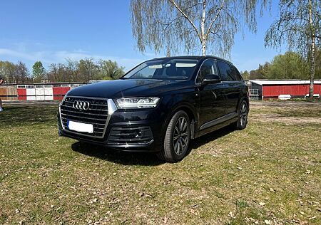 Audi Q7 3.0 TDI quattro tiptronic s-line St.hzg. Ahk