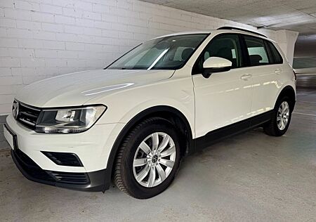 VW Tiguan Volkswagen 1.5 TSI Trendline BMT St-St 1 Besitz