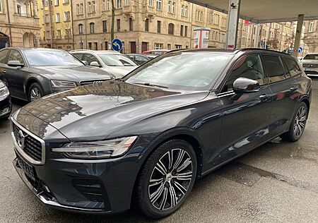 Volvo V60 D4 Geartr. R Design PANO HEAD-UP H/K 360°CAM
