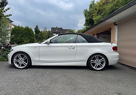 BMW 125i Cabrio - M Sport/ Navi / Vollleder